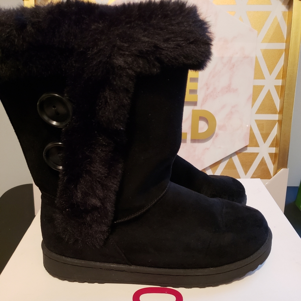 Boots - Picture 2 of 4